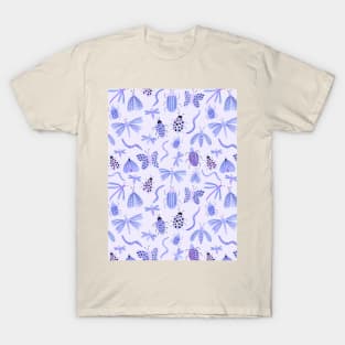 Vintage garden bugs in pastel blue T-Shirt